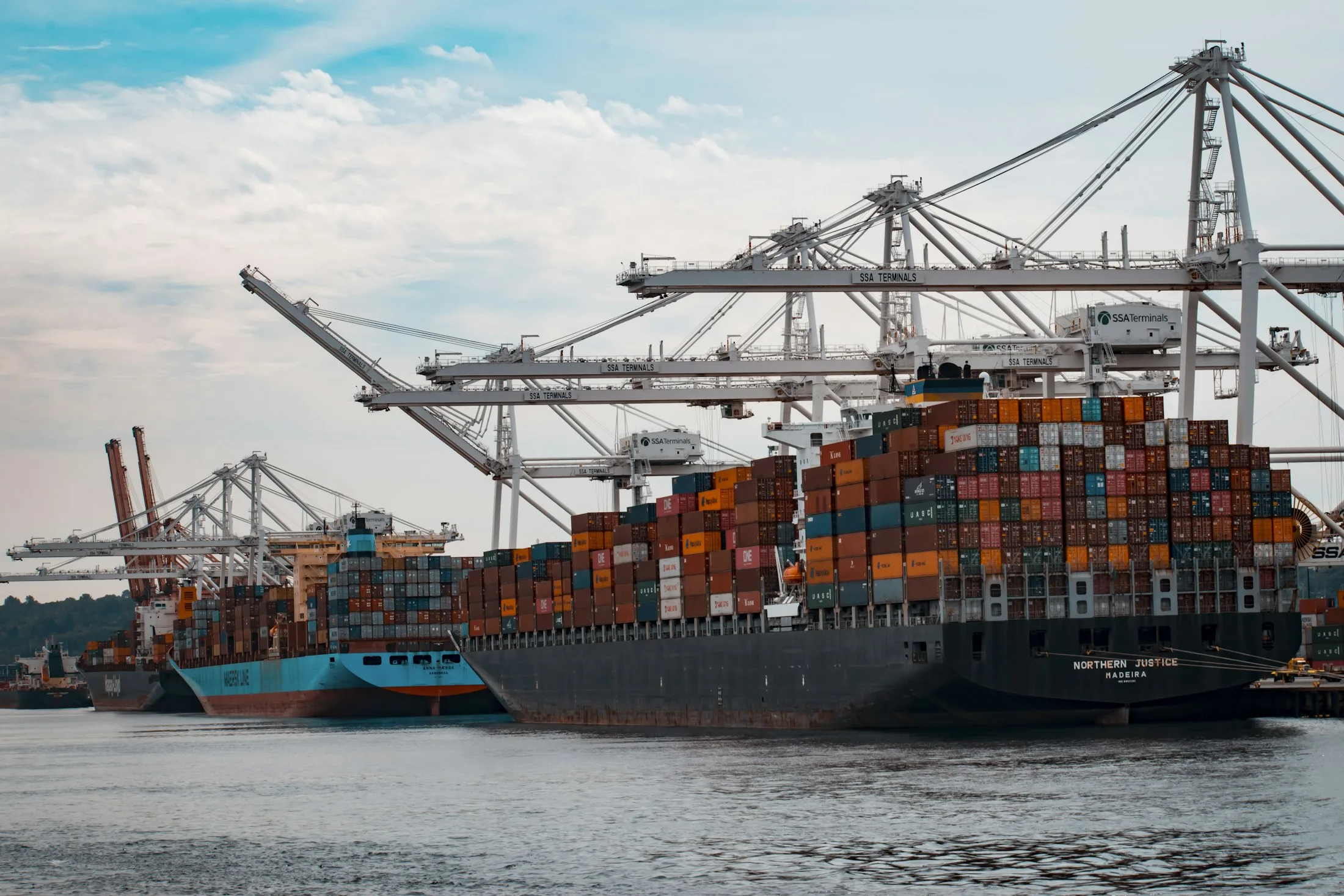 Transport maritime et conteneurs pour le commerce international